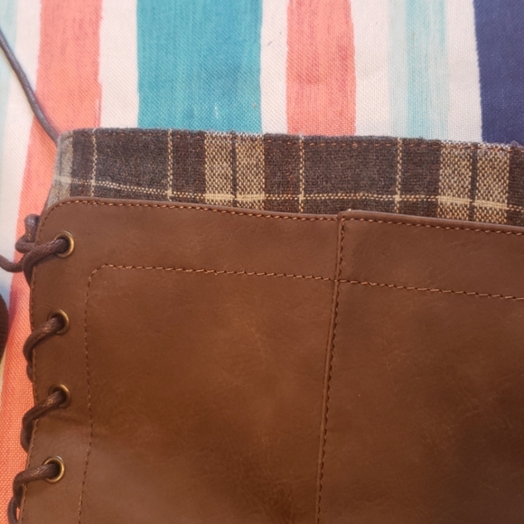 Faux suede boot with lace up corset design - Picture 5 of 5